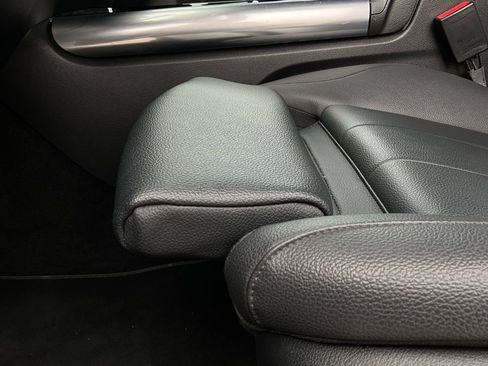 Used 2025 Mercedes-Benz GLA 250 image 11