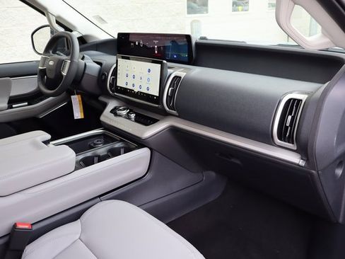 New 2026 Ford Expedition Active image 39