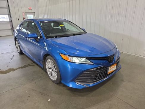 Used 2020 Toyota Camry XLE AWD/4WD image 2