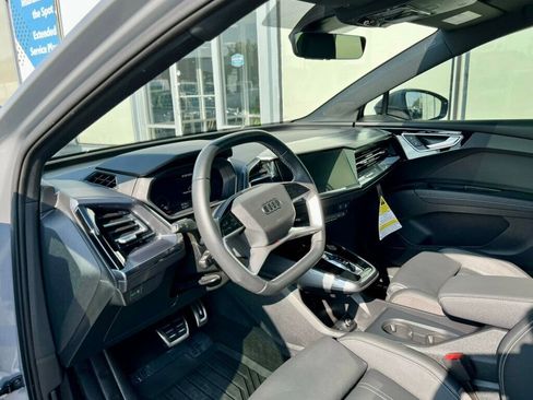 Used 2024 Audi Q4 e-tron Premium Plus w/ Premium Plus image 12