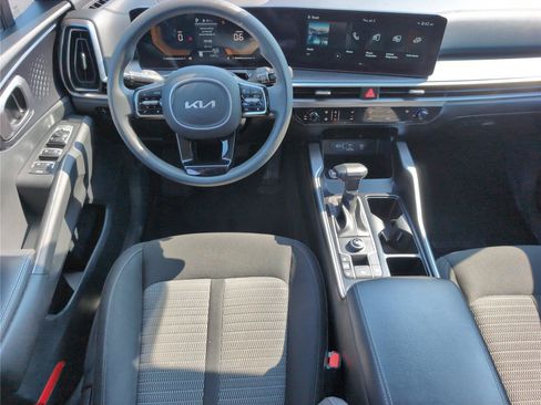 Used 2024 Kia Sorento LX FWD image 33