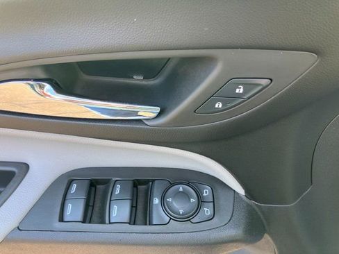 Used 2024 Chevrolet Equinox LT w/ LPO, Floor Liner Package image 12