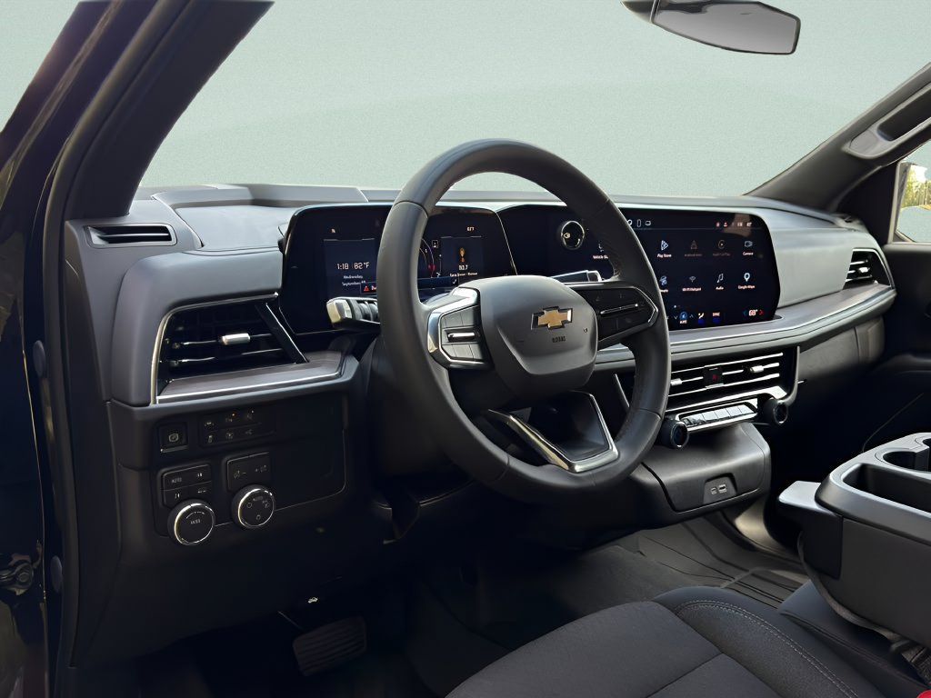 Used 2025 Chevrolet Tahoe LS AWD/4WD image 9