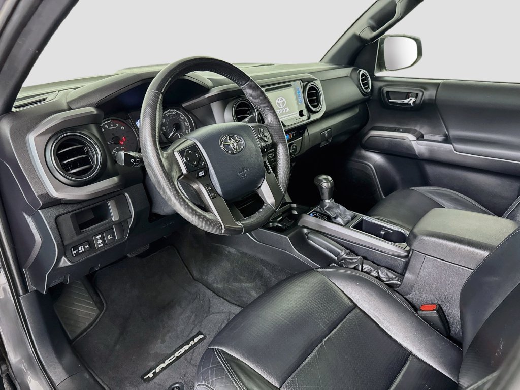Used 2019 Toyota Tacoma TRD Sport AWD/4WD image 10