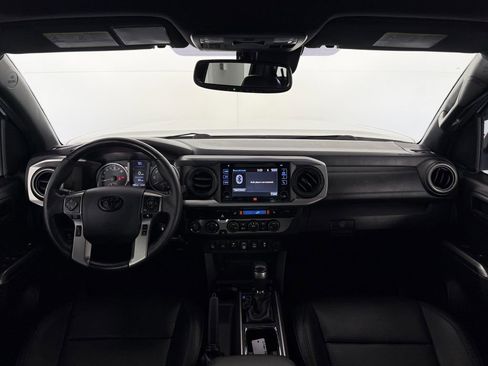 Used 2019 Toyota Tacoma Limited AWD/4WD image 11