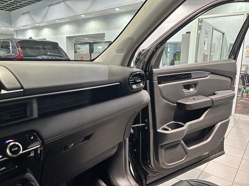 Used 2024 Honda Pilot Touring image 26