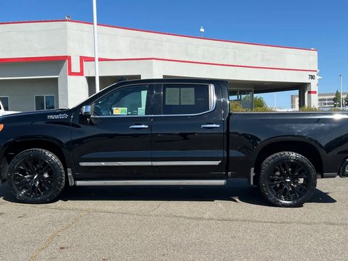 Used 2023 Chevrolet Silverado 1500 High Country w/ High Country Premium Package AWD/4WD image 9