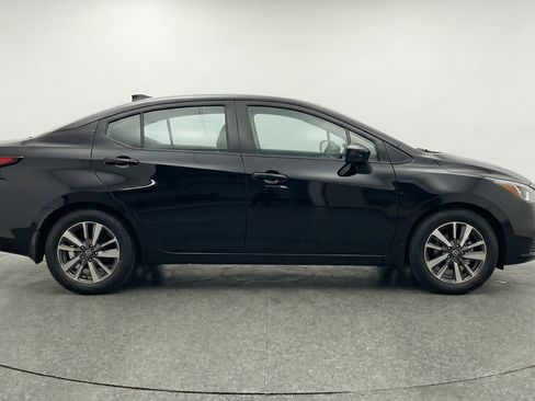 Used 2025 Nissan Versa SV FWD image 11