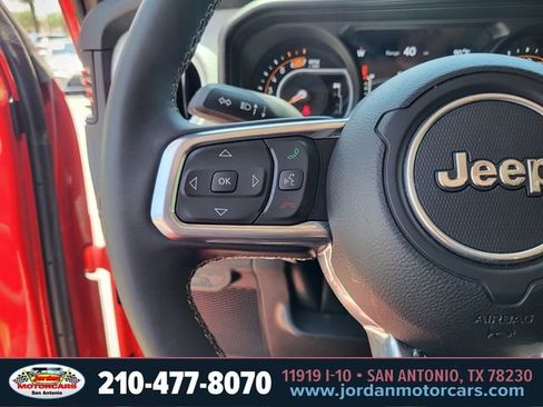 Used 2025 Jeep Wrangler Unlimited Sahara AWD/4WD image 25