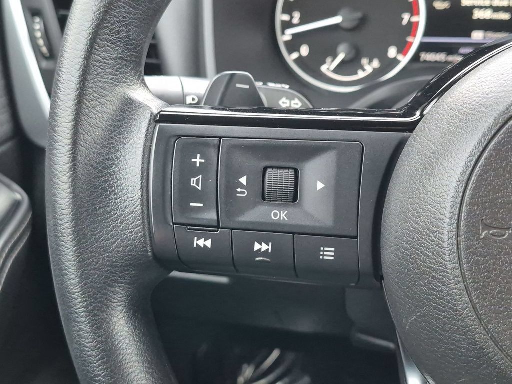 Used 2023 Nissan Rogue SV AWD/4WD image 18
