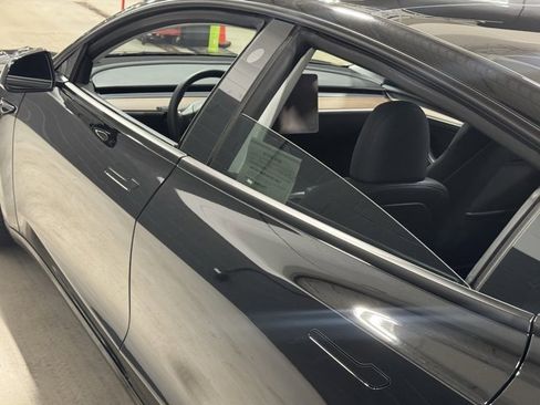 Used 2023 Tesla Model 3 Standard Range image 12