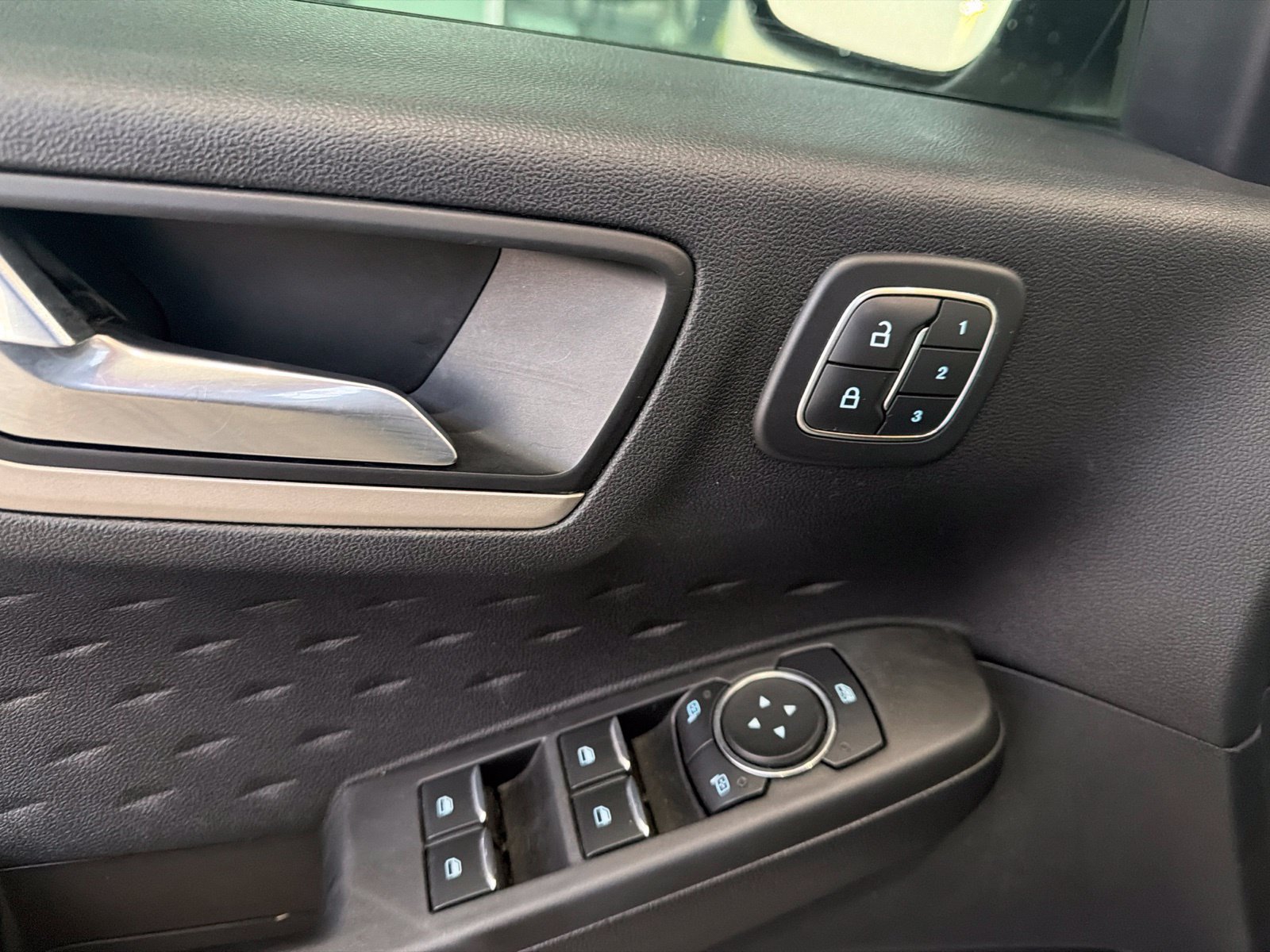 Used 2020 Ford Escape SEL FWD image 7