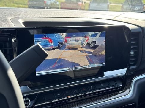 New 2026 GMC Sierra 1500 SLE image 18