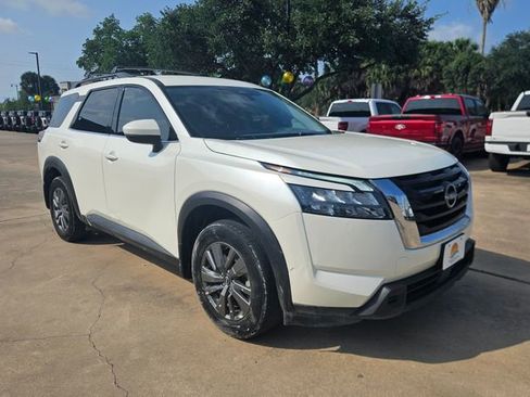 Used 2024 Nissan Pathfinder SV w/ Cargo Package FWD image 4