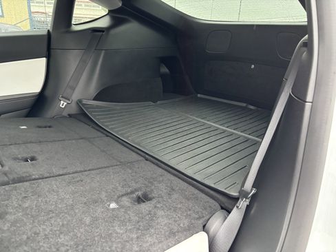 Used 2022 Tesla Model Y Performance AWD/4WD image 25