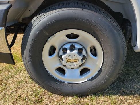 New 2025 Chevrolet Express 2500 w/ Driver Convenience Package image 10