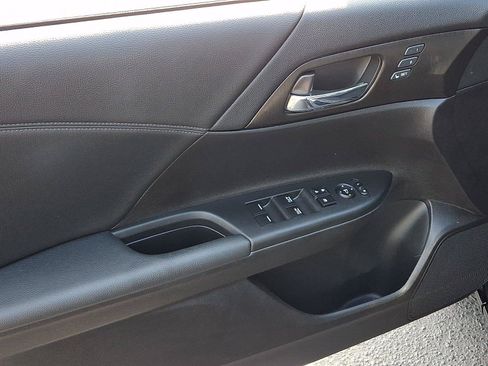 Used 2015 Honda Accord Touring image 12