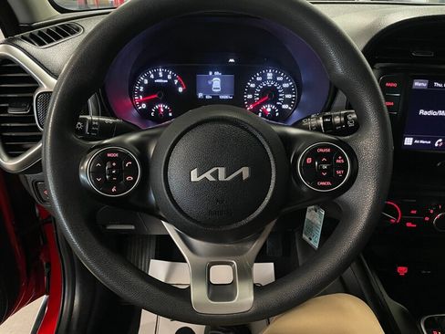 Used 2022 Kia Soul LX w/ Technology Package FWD image 8