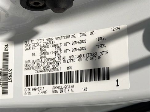 Certified 2025 Toyota Sequoia Limited image 28