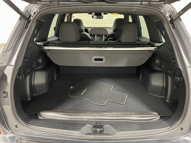 Used 2025 Subaru Forester Premium AWD/4WD image 25