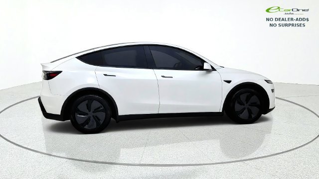 Used 2026 Tesla Model Y AWD image 9