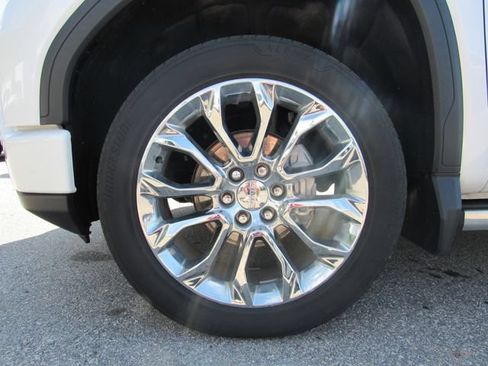 Used 2023 GMC Sierra 1500 Denali w/ Denali Reserve Package AWD/4WD image 9
