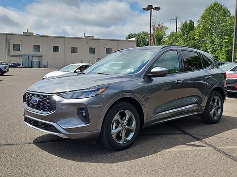Used 2023 Ford Escape ST-Line Select w/ Tech Pack #2 AWD/4WD image 3