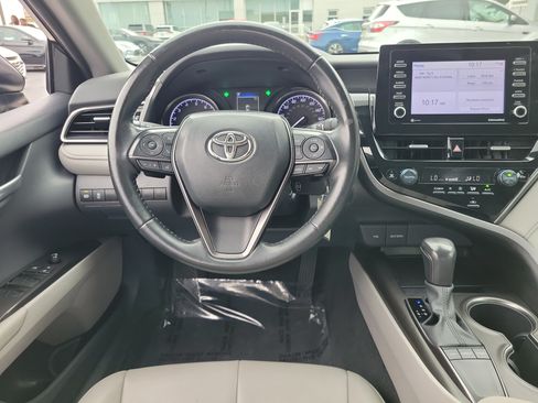 Used 2024 Toyota Camry SE FWD image 10