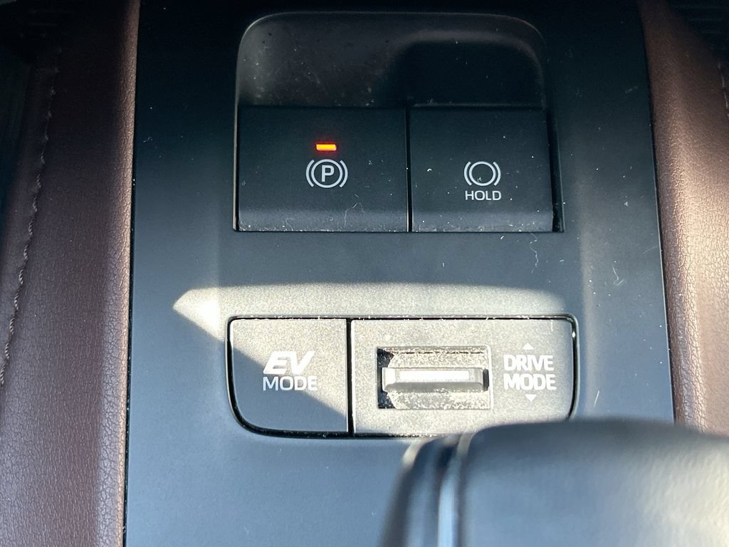 Used 2024 Toyota Venza Limited AWD/4WD image 35