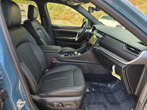 New 2026 Jeep Grand Cherokee L Limited AWD/4WD image 25