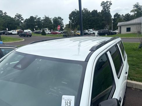 Certified 2025 Jeep Wagoneer Series II w/ Convenience Group I AWD/4WD image 8