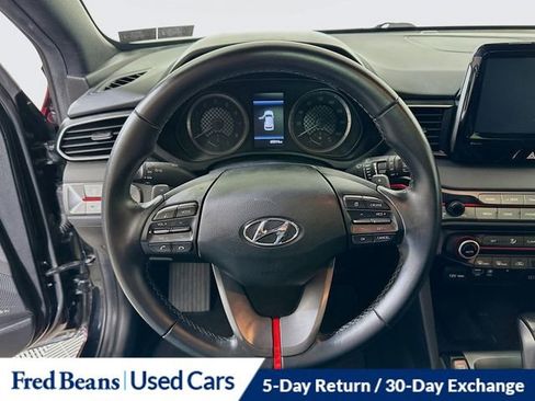 Used 2020 Hyundai Veloster 2.0 Premium image 12