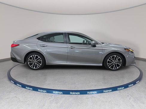 Used 2025 Toyota Camry XLE image 6