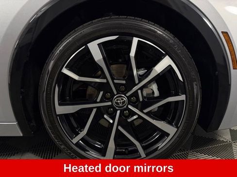 Used 2025 Toyota Prius Plug-In Hybrid image 11