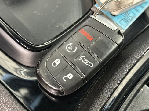 Used 2023 Chrysler 300 S RWD image 29
