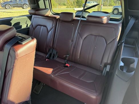 Used 2024 Ford Expedition Limited image 39