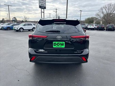 Used 2021 Toyota Highlander XLE image 9