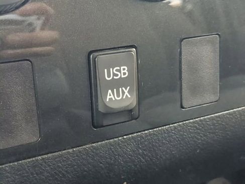 Used 2012 Toyota Tundra 2WD CrewMax w/ SR5 Pkg image 21