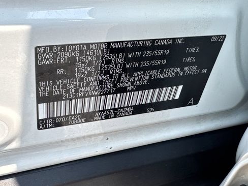 Used 2022 Toyota RAV4 XLE Premium FWD image 33