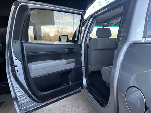 Used 2012 Toyota Tundra 4x4 CrewMax w/ Tow Pkg image 11