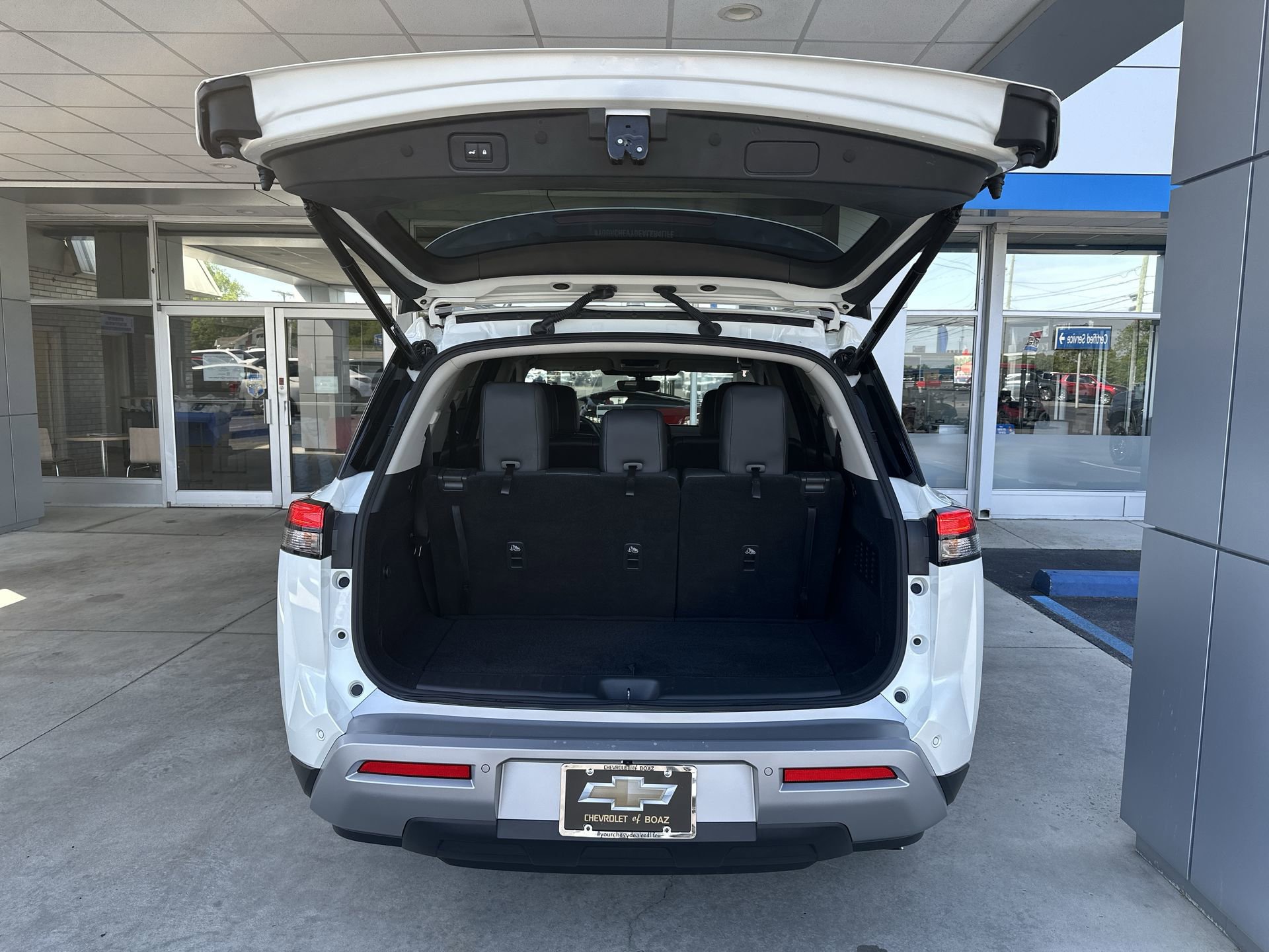 Used 2023 Nissan Pathfinder SL AWD/4WD image 25