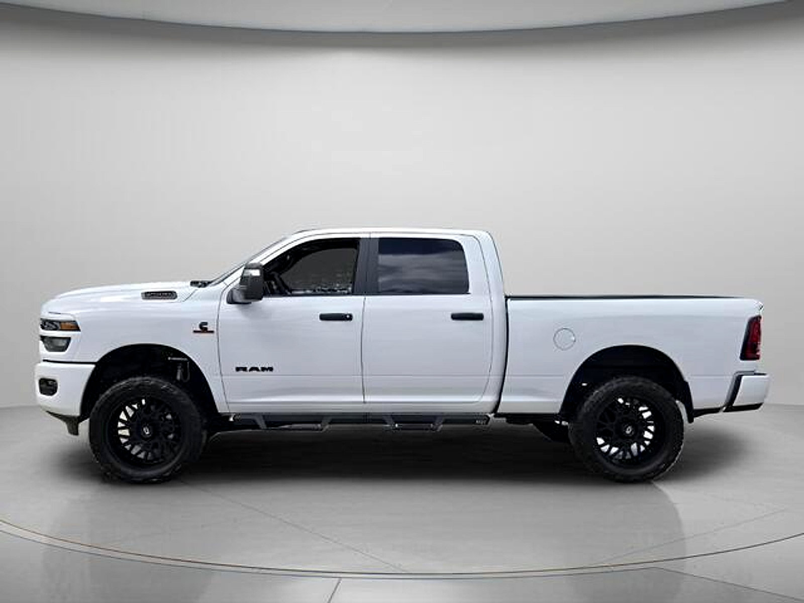 Used 2025 RAM 2500 Big Horn AWD/4WD image 3