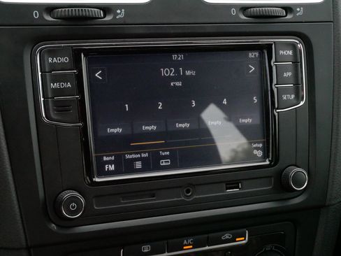 Used 2013 Volkswagen GTI 4-Door FWD image 22