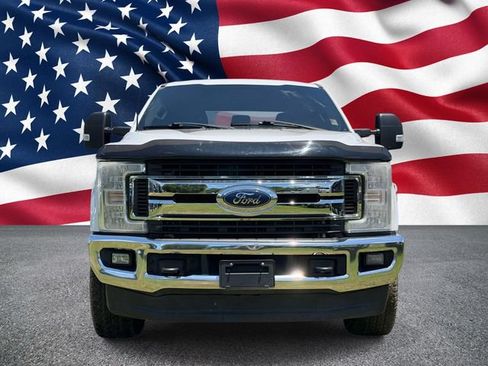 Used 2017 Ford F250 XLT w/ XLT Value Package AWD/4WD image 6