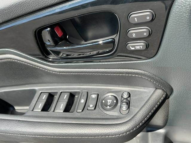 Used 2024 Honda Odyssey Elite image 12