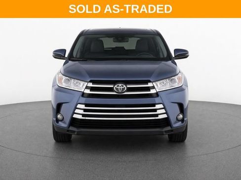 Used 2017 Toyota Highlander Plus AWD/4WD image 5