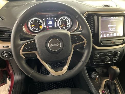 Used 2014 Jeep Cherokee Latitude w/ Comfort/Convenience Group AWD/4WD image 20