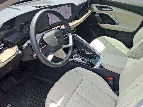 Used 2025 Audi Q5 Premium AWD/4WD image 17