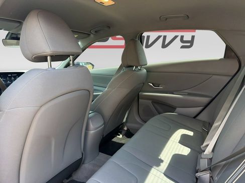 Used 2023 Hyundai Elantra SEL w/ Convenience Package FWD image 16