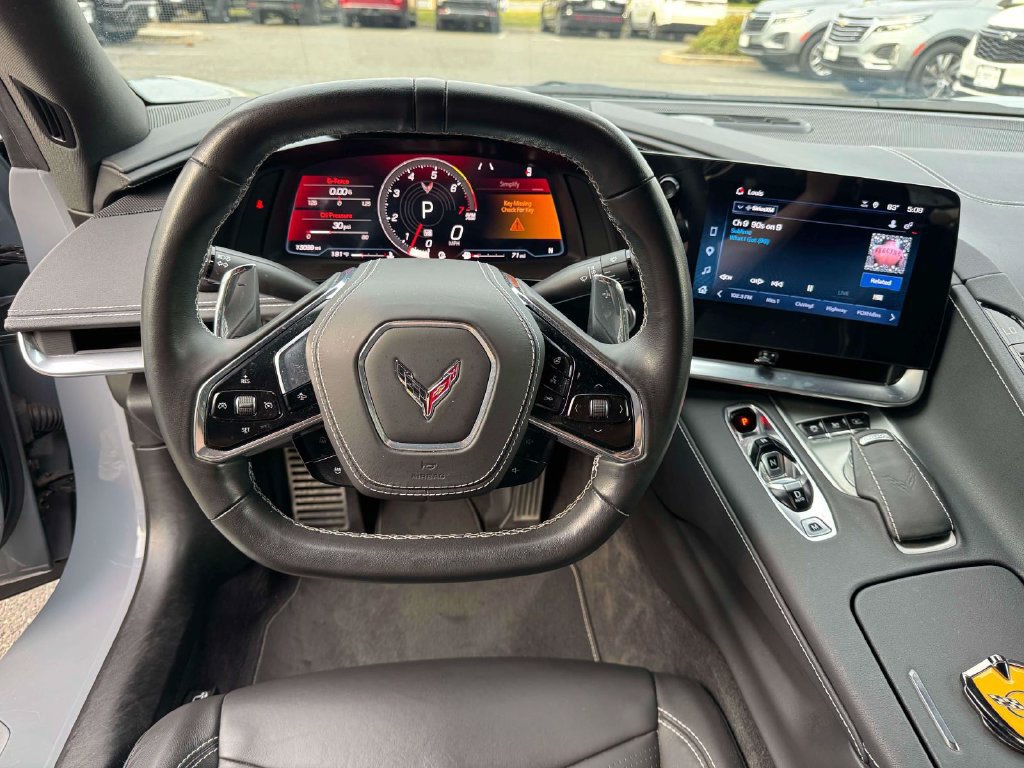 Used 2025 Chevrolet Corvette Stingray Preferred Cpe w/ 2LT RWD image 17